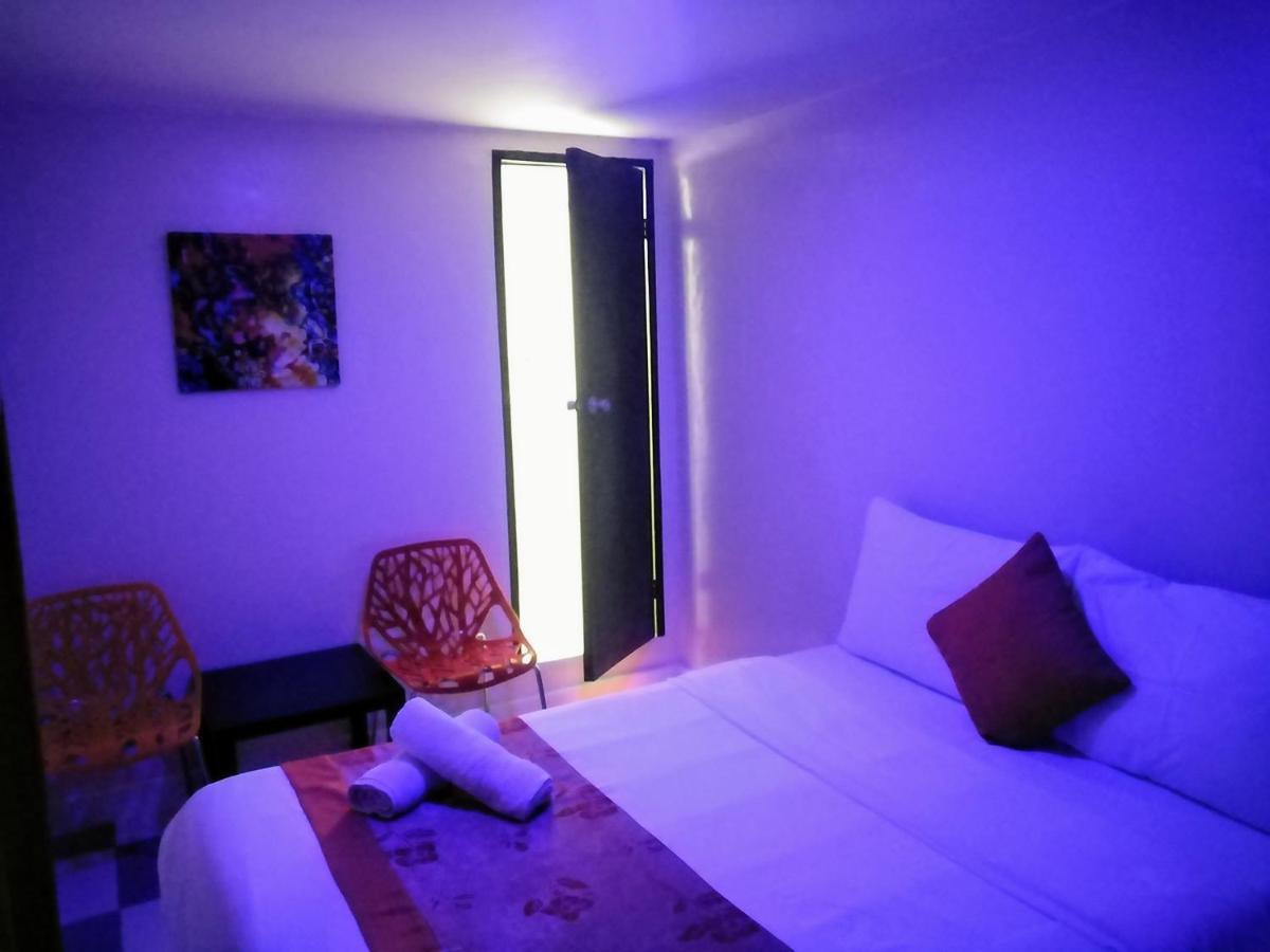 Halfway House Hostel Mactan Cebu Airport Мактан Экстерьер фото