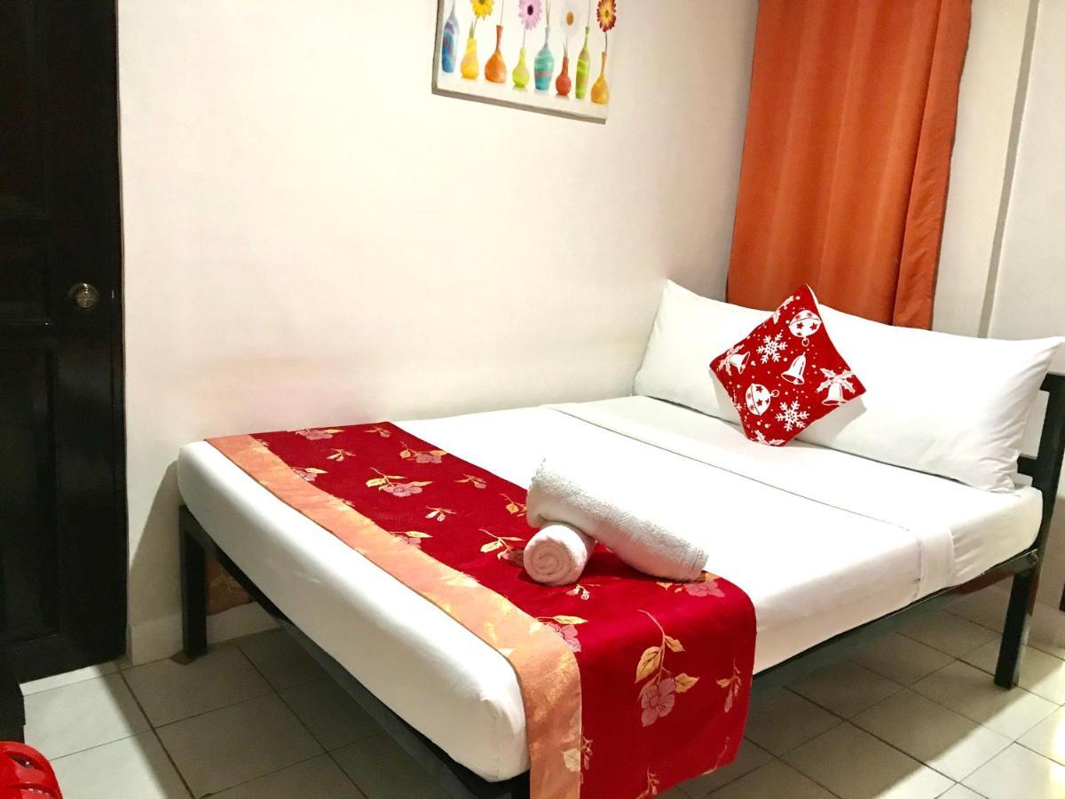 Halfway House Hostel Mactan Cebu Airport Мактан Экстерьер фото
