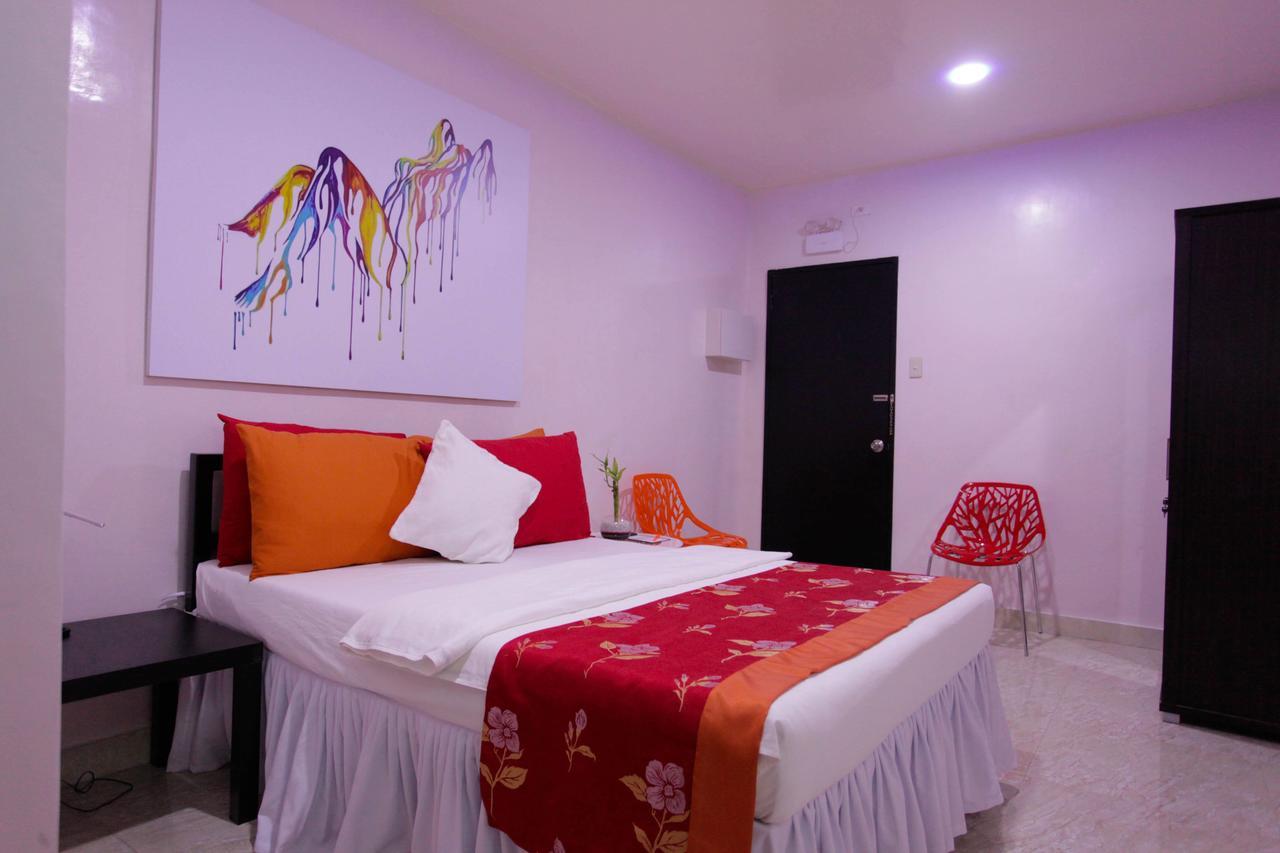 Halfway House Hostel Mactan Cebu Airport Мактан Экстерьер фото