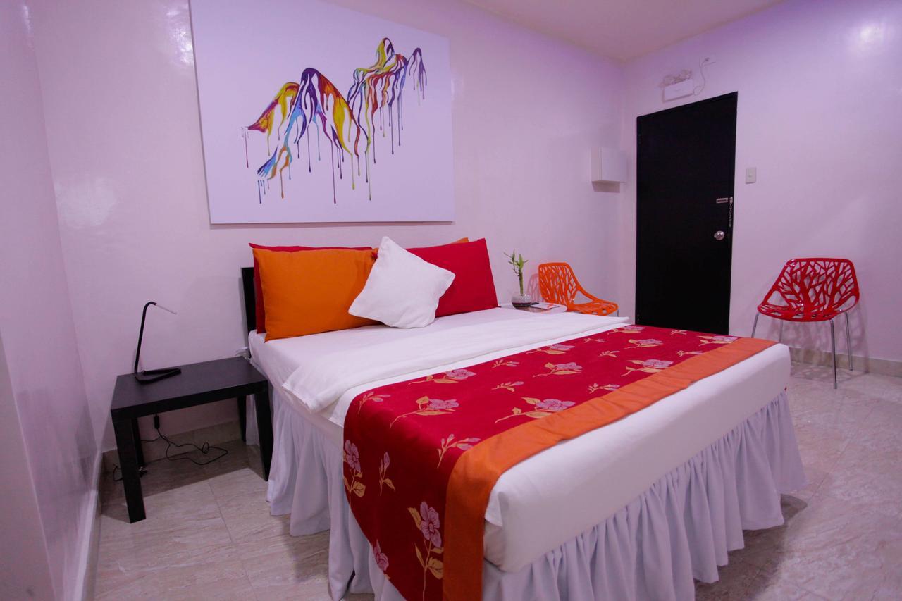 Halfway House Hostel Mactan Cebu Airport Мактан Экстерьер фото
